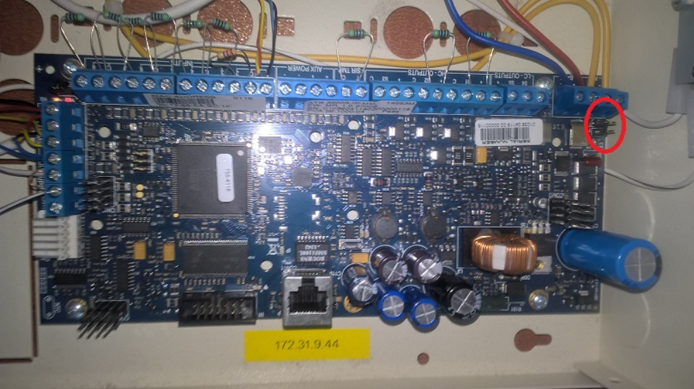 Figure 3. Advisor Advanced panel: jumper T1 used by the Installer-PIN reset procedure.